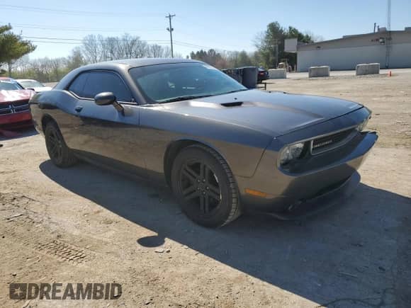 2014 Dodge Challenger SXT z VIN 2C3CDYAG1EH160925, wystawiony jako Copart lot #48783044 z przebiegiem 92 698 mil mil oraz Szkoda całkowita • Salvage title. Historia ofert i sprzedaży dostępna na DreamBid. Obrazek 4.