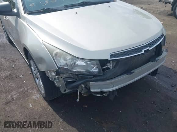 2013 Chevrolet Cruze LS with VIN 1G1PA5SH8D7327313, listed as a IAAI auction lot 42530344 with 147,158 mi miles and . Bid and sale history available at DreamBid. Image 6.