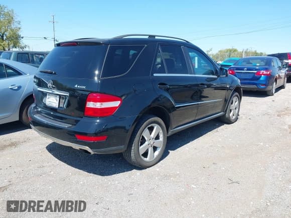 ✅ 2011 Mercedes-Benz M 350 • VIN: 4JGBB8GB9BA684404 • Lot: 43166361. Listed on IAAI with 296,216 mi. Free auction sales archive from the USA and detailed vehicle history report at DreamBid. Image 4.