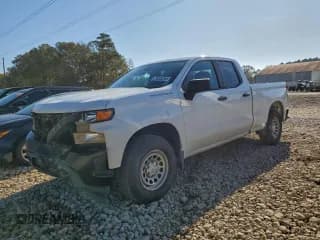 ✅ 2019 Chevrolet Silverado 1500 Work Truck • VIN: 1GCRWAEH8KZ298547 • Lot: 93404925. Wystawiony na Copart z przebiegiem 105 500 mil. Bezpłatny archiwum sprzedaży aukcyjnych z USA i szczegółowy raport historii pojazdu na DreamBid. Zdjęcie 1.