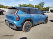 ✅ 2024 Kia EV9 GT-Line • VIN: KNDAEFS5XR6026097 • Лот: 42690075. Опубликован ранее на Copart с пробегом 9 209 миль. Бесплатный доступ к архиву аукционных продаж из США и подробный отчёт об истории автомобиля на DreamBid. Изображение 3.