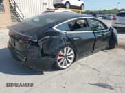 ✅ 2019 Tesla Model 3 Long Range • VIN: 5YJ3E1EB2KF438408 • Lot: 43368427. Wystawiony na IAAI z przebiegiem 41 813 mil. Bezpłatny archiwum sprzedaży aukcyjnych z USA i szczegółowy raport historii pojazdu na DreamBid. Zdjęcie 4.
