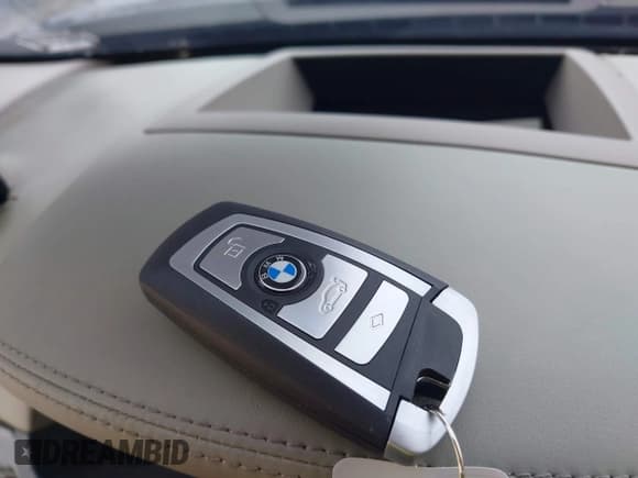 ✅ 2010 BMW 7 Series 750Li • VIN: WBAKB8C54ACY63650 • Лот: 42756245. Опубликован ранее на IAAI с пробегом 127 405 миль. Бесплатный доступ к архиву аукционных продаж из США и подробный отчёт об истории автомобиля на DreamBid. Изображение 11.