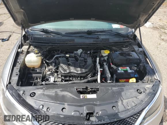 ✅ 2015 Chrysler 200 C • VIN: 1C3CCCCG8FN728132 • Лот: 62500405. Опубликован ранее на Copart с пробегом 107 271 миль. Бесплатный доступ к архиву аукционных продаж из США и подробный отчёт об истории автомобиля на DreamBid. Изображение 11.