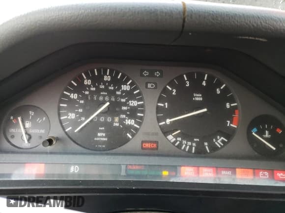 ✅ 1987 BMW 3 Series • VIN: WBABB230XH1941159 • Lot: 78521344. Listed on Copart with 118,692 mi. Free auction sales archive from the USA and detailed vehicle history report at DreamBid. Image 9.