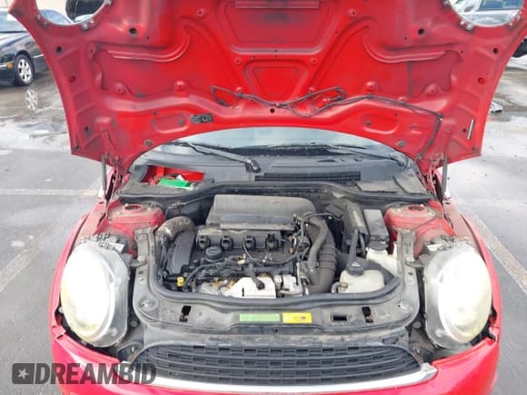 ✅ 2010 MINI Hardtop S • VIN: WMWMF7C58ATZ74239 • Lot: 43741250. Wystawiony na IAAI z przebiegiem 91 566 mil. Bezpłatny archiwum sprzedaży aukcyjnych z USA i szczegółowy raport historii pojazdu na DreamBid. Zdjęcie 10.