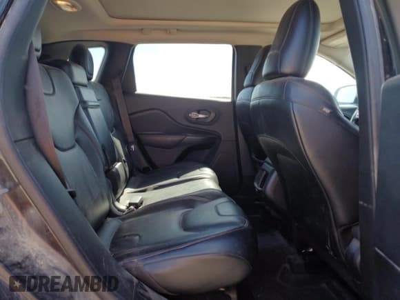 ✅ 2014 Jeep Cherokee Trailhawk • VIN: 1C4PJMBS2EW214168 • Lot: 55682685. Wystawiony na Copart z przebiegiem 166 522 mil. Bezpłatny archiwum sprzedaży aukcyjnych z USA i szczegółowy raport historii pojazdu na DreamBid. Zdjęcie 11.