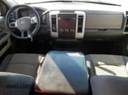 ✅ 2009 Dodge 1500 SLT • VIN: 1D3HV18T69S775646 • Lot: 42163225. Wystawiony na Copart z przebiegiem 206 111 mil. Bezpłatny archiwum sprzedaży aukcyjnych z USA i szczegółowy raport historii pojazdu na DreamBid. Zdjęcie 8.