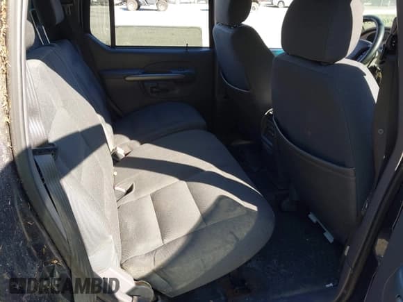 ✅ 2001 Ford Explorer Sport Trac • VIN: 1FMZU77E71UB28117 • Lot: 43004951. Wystawiony na IAAI z przebiegiem 108 151 mil. Bezpłatny archiwum sprzedaży aukcyjnych z USA i szczegółowy raport historii pojazdu na DreamBid. Zdjęcie 8.