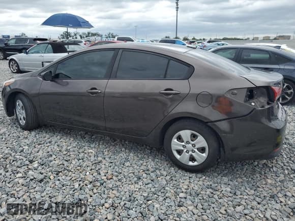 ✅ 2017 Kia Forte LX • VIN: 3KPFK4A71HE156512 • Lot: 83974855. Wystawiony na Copart z przebiegiem 198 287 mil. Bezpłatny archiwum sprzedaży aukcyjnych z USA i szczegółowy raport historii pojazdu na DreamBid. Zdjęcie 2.