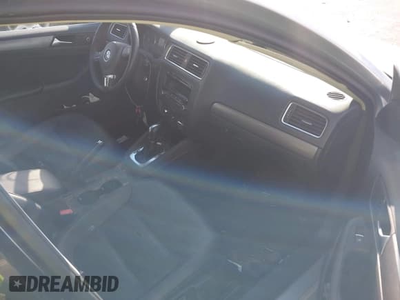 ✅ 2013 Volkswagen Jetta TDI w/Premium/Nav • VIN: 3VWLL7AJ7DM395864 • Лот: 43768669. Опубликован ранее на IAAI с пробегом 98 054 миль. Бесплатный доступ к архиву аукционных продаж из США и подробный отчёт об истории автомобиля на DreamBid. Изображение 5.