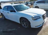 ✅ 2018 Chrysler 300 Touring L • VIN: 2C3CCAAG7JH191598 • Лот: 43531950. Опубликован ранее на IAAI с пробегом 108 388 миль. Бесплатный доступ к архиву аукционных продаж из США и подробный отчёт об истории автомобиля на DreamBid. Изображение 1.
