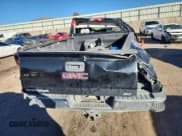 ✅ 2015 GMC Sierra 2500HD SLT • VIN: 1GT12ZE88FF564440 • Lot: 87303735. Wystawiony na Copart z przebiegiem 111 696 mil. Bezpłatny archiwum sprzedaży aukcyjnych z USA i szczegółowy raport historii pojazdu na DreamBid. Zdjęcie 6.