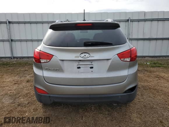 2015 Hyundai Tucson SE with VIN KM8JU3AG2FU116335, listed as a Copart auction lot 39528354 with 112,630 mi miles and . Bid and sale history available at DreamBid. Image 6.