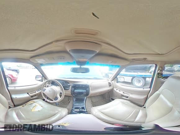 ✅ 2000 Ford Explorer Eddie Bauer • VIN: 1FMZU74E5YZA26011 • Lot: 59954945. Wystawiony na Copart z przebiegiem 283 681 mil. Bezpłatny archiwum sprzedaży aukcyjnych z USA i szczegółowy raport historii pojazdu na DreamBid. Zdjęcie 15.