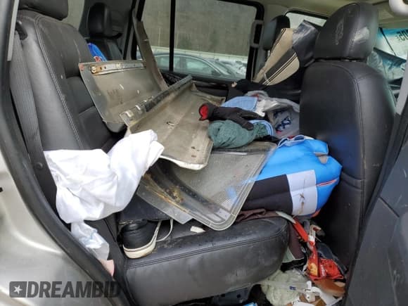 ✅ 2005 Ford Explorer Limited • VIN: 1FMZU75W55UB91766 • Lot: 46377805. Wystawiony na Copart z przebiegiem Nie podano. Bezpłatny archiwum sprzedaży aukcyjnych z USA i szczegółowy raport historii pojazdu na DreamBid. Zdjęcie 12.