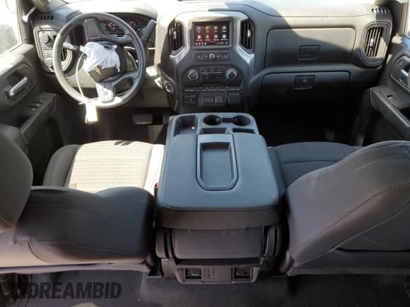 ✅ 2025 Chevrolet Silverado 2500HD Custom • VIN: 2GC4KME7XS1122705 • Lot: 56422895. Wystawiony na Copart z przebiegiem 7 276 mil. Bezpłatny archiwum sprzedaży aukcyjnych z USA i szczegółowy raport historii pojazdu na DreamBid. Zdjęcie 8.