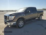 ✅ 2017 Nissan Titan SV • VIN: 1N6AA1F28HN551630 • Лот: 87104504. Опубликован ранее на Copart с пробегом 136 518 миль. Бесплатный доступ к архиву аукционных продаж из США и подробный отчёт об истории автомобиля на DreamBid. Изображение 1.