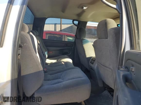 ✅ 2005 Chevrolet Silverado 2500HD LS • VIN: 1GCHK23285F953730 • Lot: 82726105. Wystawiony na Copart z przebiegiem 189 540 mil. Bezpłatny archiwum sprzedaży aukcyjnych z USA i szczegółowy raport historii pojazdu na DreamBid. Zdjęcie 10.