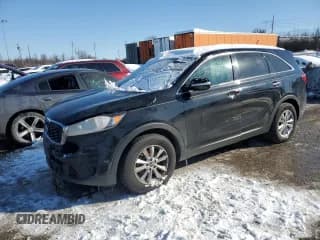 ✅ 2019 Kia Sorento LX • VIN: 5XYPG4A32KG533720 • Лот: 41623025. Опубликован ранее на Copart с пробегом 83 491 миль. Бесплатный доступ к архиву аукционных продаж из США и подробный отчёт об истории автомобиля на DreamBid. Изображение 1.