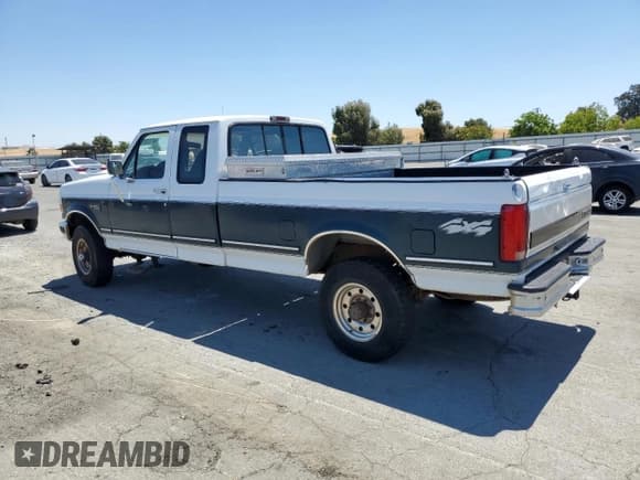✅ 1995 Ford F-250 • VIN: 1FTHX26G2SKC09679 • Лот: 64707075. Опубликован ранее на Copart с пробегом 148 831 миль. Бесплатный доступ к архиву аукционных продаж из США и подробный отчёт об истории автомобиля на DreamBid. Изображение 2.