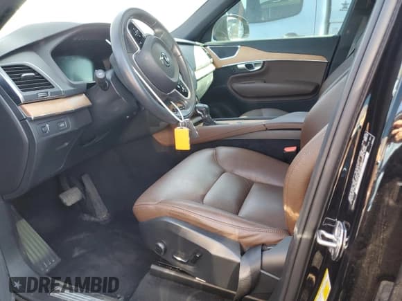 ✅ 2021 Volvo XC90 Momentum • VIN: YV4A22PK4M1714762 • Lot: 70361075. Listed on Copart with 48,239 mi. Free auction sales archive from the USA and detailed vehicle history report at DreamBid. Image 7.