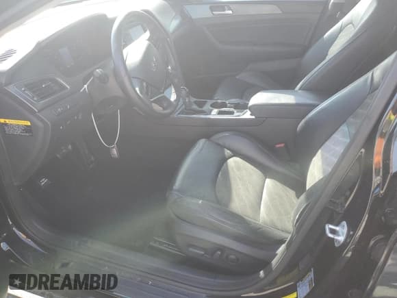 ✅ 2015 Hyundai Sonata Sport • VIN: 5NPE34AF4FH055196 • Lot: 92117025. Listed on Copart with 155,133 mi. Free auction sales archive from the USA and detailed vehicle history report at DreamBid. Image 7.