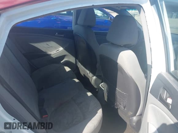 ✅ 2015 Hyundai Accent GLS • VIN: KMHCT4AE0FU930676 • Lot: 43604593. Wystawiony na IAAI z przebiegiem 160 921 mil. Bezpłatny archiwum sprzedaży aukcyjnych z USA i szczegółowy raport historii pojazdu na DreamBid. Zdjęcie 8.