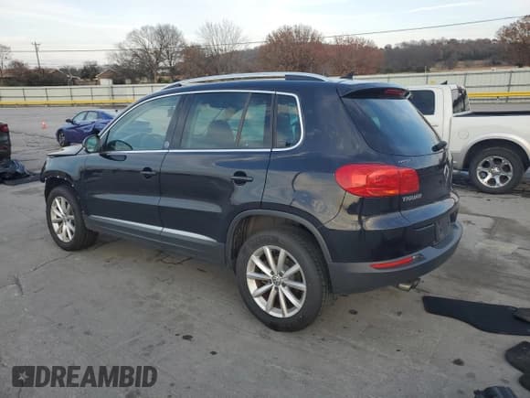 ✅ 2017 Volkswagen Tiguan Wolfsburg Edition • VIN: WVGSV7AX7HW500143 • Лот: 93268975. Опубликован ранее на Copart с пробегом 68 525 миль. Бесплатный доступ к архиву аукционных продаж из США и подробный отчёт об истории автомобиля на DreamBid. Изображение 2.