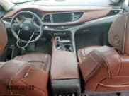 ✅ 2020 Buick Enclave Avenir • VIN: 5GAEVCKW2LJ249233 • Lot: 90656595. Wystawiony na Copart z przebiegiem 53 235 mil. Bezpłatny archiwum sprzedaży aukcyjnych z USA i szczegółowy raport historii pojazdu na DreamBid. Zdjęcie 8.