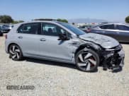 ✅ 2023 Volkswagen Golf GTI SE • VIN: WVWSA7CD4PW125863 • Lot: 60133795. Wystawiony na Copart z przebiegiem 18 140 mil. Bezpłatny archiwum sprzedaży aukcyjnych z USA i szczegółowy raport historii pojazdu na DreamBid. Zdjęcie 4.