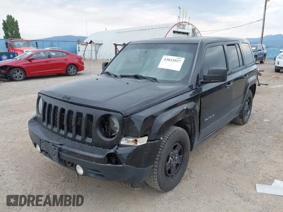✅ 2016 Jeep Patriot Sport • VIN: 1C4NJPBA2GD526182 • Lot: 43033927. Wystawiony na IAAI z przebiegiem 108 101 mil. Bezpłatny archiwum sprzedaży aukcyjnych z USA i szczegółowy raport historii pojazdu na DreamBid. Zdjęcie 6.