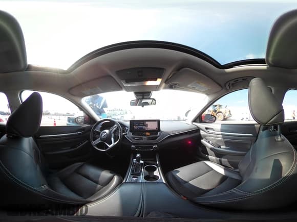 ✅ 2023 Nissan Altima SL • VIN: 1N4BL4EW0PN397412 • Lot: 43558941. Wystawiony na IAAI z przebiegiem 29 131 mil. Bezpłatny archiwum sprzedaży aukcyjnych z USA i szczegółowy raport historii pojazdu na DreamBid. Zdjęcie 18.