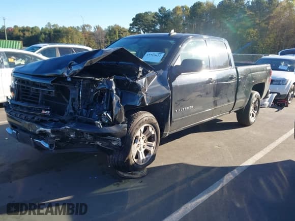 ✅ 2017 Chevrolet Silverado 1500 LT • VIN: 1GCVKRECXHZ240607 • Lot: 43510622. Wystawiony na IAAI z przebiegiem 213 099 mil. Bezpłatny archiwum sprzedaży aukcyjnych z USA i szczegółowy raport historii pojazdu na DreamBid. Zdjęcie 18.