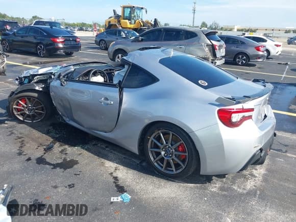 ✅ 2020 Subaru BRZ Limited • VIN: JF1ZCAC12L9702237 • Lot: 42743027. Wystawiony na IAAI z przebiegiem 62 616 mil. Bezpłatny archiwum sprzedaży aukcyjnych z USA i szczegółowy raport historii pojazdu na DreamBid. Zdjęcie 3.