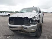 ✅ 2018 Ram 2500 Big Horn • VIN: 3C6UR5DL2JG217708 • Lot: 42185050. Wystawiony na IAAI z przebiegiem 102 107 mil. Bezpłatny archiwum sprzedaży aukcyjnych z USA i szczegółowy raport historii pojazdu na DreamBid. Zdjęcie 6.