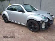 ✅ 2012 Volkswagen Beetle Turbo • VIN: 3VW467AT8CM656950 • Lot: 43043102. Wystawiony na IAAI z przebiegiem 206 912 mil. Bezpłatny archiwum sprzedaży aukcyjnych z USA i szczegółowy raport historii pojazdu na DreamBid. Zdjęcie 1.