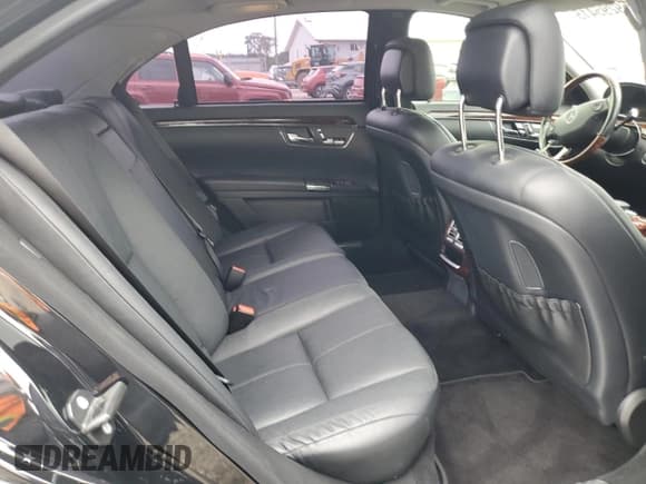 ✅ 2007 Mercedes-Benz S 550 • VIN: WDDNG86X87A092862 • Lot: 69295415. Wystawiony na Copart z przebiegiem 135 177 mil. Bezpłatny archiwum sprzedaży aukcyjnych z USA i szczegółowy raport historii pojazdu na DreamBid. Zdjęcie 10.