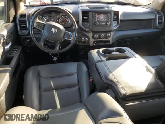 ✅ 2020 Ram 1500 Tradesman • VIN: 1C6SRECG0LN386230 • Lot: 92493555. Wystawiony na Copart z przebiegiem 103 489 mil. Bezpłatny archiwum sprzedaży aukcyjnych z USA i szczegółowy raport historii pojazdu na DreamBid. Zdjęcie 8.