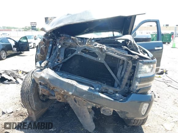 ✅ 2018 Chevrolet Silverado 1500 LTZ • VIN: 3GCUKSEC1JG131347 • Lot: 42384082. Wystawiony na IAAI z przebiegiem Nie podano. Bezpłatny archiwum sprzedaży aukcyjnych z USA i szczegółowy raport historii pojazdu na DreamBid. Zdjęcie 6.