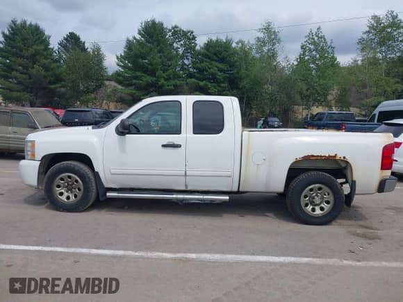 ✅ 2011 Chevrolet Silverado 1500 LS • VIN: 1GCRKREAXBZ428213 • Lot: 42732486. Wystawiony na IAAI z przebiegiem 222 132 mil mil. Skorzystaj z bezpłatnego archiwum sprzedaży aukcyjnych z USA i zobacz szczegółowy raport historii pojazdu na DreamBid. Zdjęcie 14.