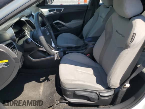 2013 Hyundai Veloster w/Gray Int с VIN KMHTC6AD8DU132894, выставлен на аукционе Copart как лот 58910604 с пробегом 128 753 миль миль и Списание • Salvage title. История ставок и продаж доступна на DreamBid. Изображение 7.