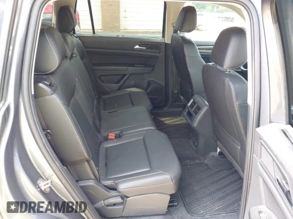 ✅ 2021 Volkswagen Atlas SE • VIN: 1V2DP2CA6MC500115 • Lot: 42503213. Wystawiony na IAAI z przebiegiem 49 898 mil. Bezpłatny archiwum sprzedaży aukcyjnych z USA i szczegółowy raport historii pojazdu na DreamBid. Zdjęcie 8.