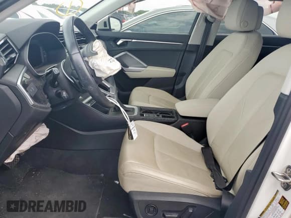 ✅ 2023 Audi Q3 S line Premium • VIN: WA1DECF35P1054849 • Lot: 58766615. Wystawiony na Copart z przebiegiem 43 588 mil. Bezpłatny archiwum sprzedaży aukcyjnych z USA i szczegółowy raport historii pojazdu na DreamBid. Zdjęcie 7.