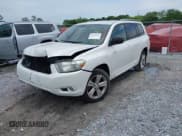 ✅ 2010 Toyota Highlander Sport • VIN: 5TDXK3EH4AS003555 • Lot: 42219422. Wystawiony na IAAI z przebiegiem 209 916 mil. Bezpłatny archiwum sprzedaży aukcyjnych z USA i szczegółowy raport historii pojazdu na DreamBid. Zdjęcie 2.