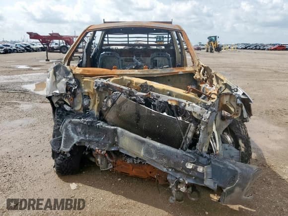 ✅ 2020 Chevrolet Silverado 1500 Custom Trail Boss • VIN: 1GCPYCEH9LZ273185 • Lot: 60439075. Wystawiony na Copart z przebiegiem Nie podano. Bezpłatny archiwum sprzedaży aukcyjnych z USA i szczegółowy raport historii pojazdu na DreamBid. Zdjęcie 5.