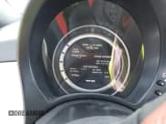 ✅ 2014 FIAT 500e • VIN: 3C3CFFGE7ET172881 • Lot: 41610593. Wystawiony na IAAI z przebiegiem 70 768 mil. Bezpłatny archiwum sprzedaży aukcyjnych z USA i szczegółowy raport historii pojazdu na DreamBid. Zdjęcie 13.