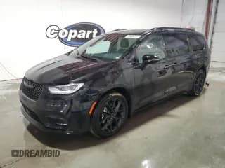 ✅ 2025 Chrysler Pacifica Limited • VIN: 2C4RC1GG2SR524671 • Lot: 89717395. Wystawiony na Copart z przebiegiem 30 162 mil. Bezpłatny archiwum sprzedaży aukcyjnych z USA i szczegółowy raport historii pojazdu na DreamBid. Zdjęcie 1.