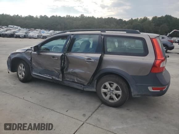 ✅ 2008 Volvo XC70 • VIN: YV4BZ982581013113 • Lot: 80566385. Listed on Copart with 220,209 mi. Free auction sales archive from the USA and detailed vehicle history report at DreamBid. Image 2.