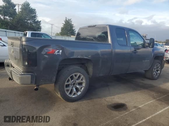 ✅ 2011 Chevrolet Silverado 1500 LT • VIN: 1GCRKSE31BZ233383 • Lot: 72704614. Listed on Copart with 109,166 mi. Free auction sales archive from the USA and detailed vehicle history report at DreamBid. Image 3.